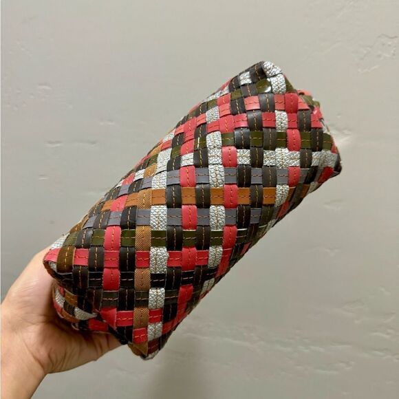 Colorful Genuine Woven Leather Kisslock Crossbody Box Bag,  Includes 2 Straps - Picture 14 of 16